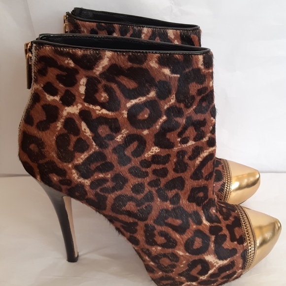 Womens Michael kords Hair Calf booties sz 9.5M - Picture 16 of 16